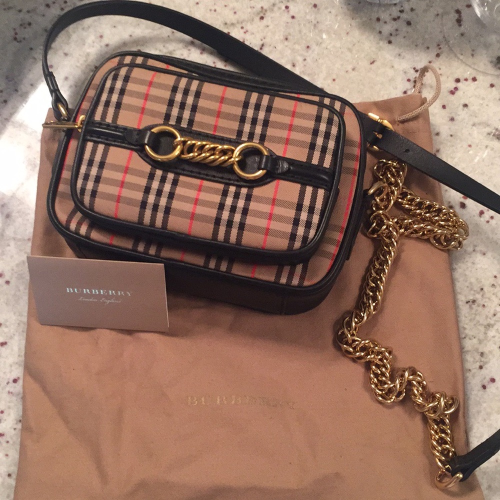 Burberry purse